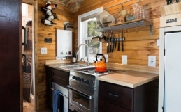 Wildlife photographer Ryan is building his own tiny house in Fairplay, CO